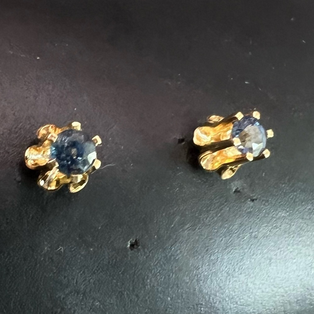 14K YELLOW GOLD SAPPHIRE BUTTERCUP DAINTY SETTING STUDS 🦋 - Picture 10 of 17